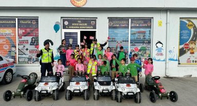 Trafiği Jandarma'dan öğrendiler