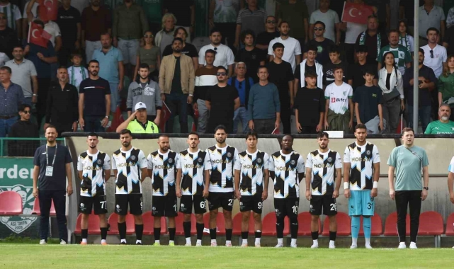 Turgutluspor zirveden kopmuyor