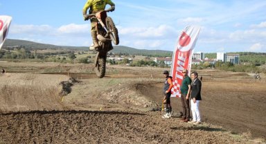 Türkiye Motokros Şampiyonası'nın 4. ayak yarışı Balıkesir'in Gönen ilçesinde yapıldı