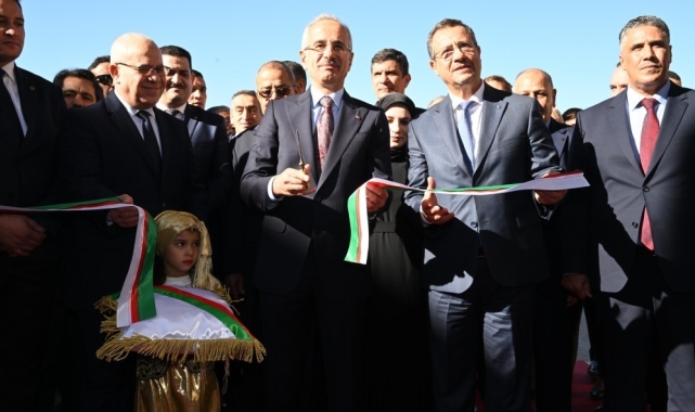 Ulaştırma ve Altyapı Bakanı Uraloğlu Cezayir'de