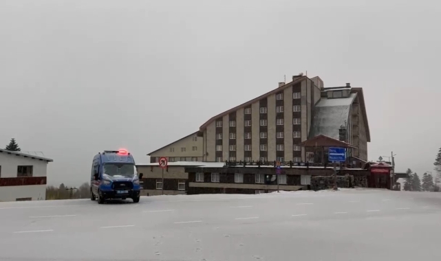 Uludağ'da kar yağışı etkili oluyor