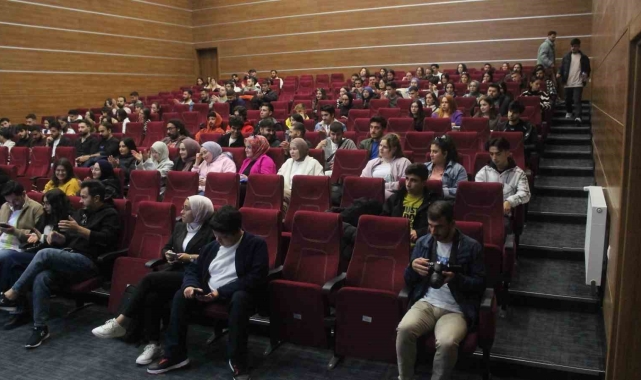 Üniversite öğrencileri sinema bilgileriyle yarıştı
