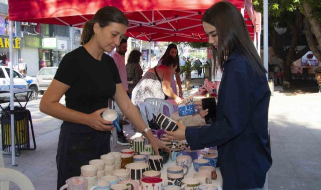 Üretici kadınlar Mersin'de stant açtı