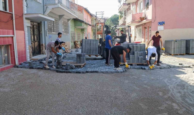 Uşak Belediyesi üstyapı çalışmalarını yoğunlaştırdı