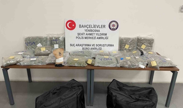 Uygulama sırasında şüphe üzerine durdurulan bir araçta 132 gram uyuşturucu madde çıktı