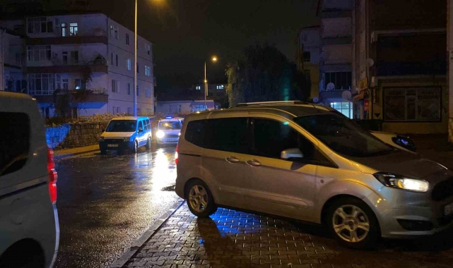 Uygulama yapan polislere mukavemet eden 3 şahıs gözaltına alındı