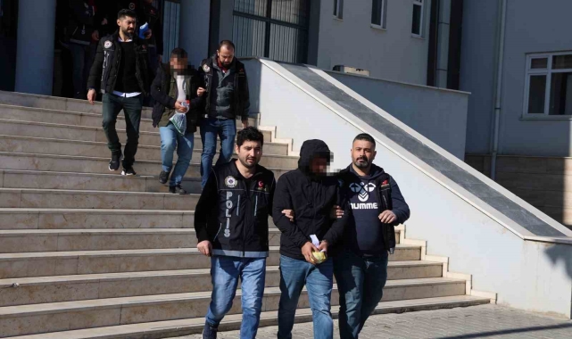 Uyuşturucu tacirleri adliyeye sevk edildi
