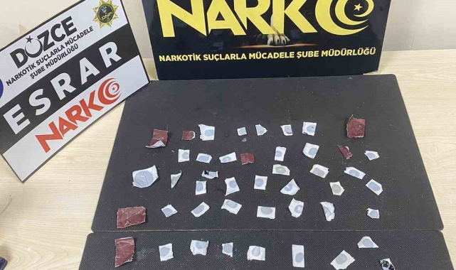 Uyuşturucu ticareti yapan yabancı uyruklu 2 kişi tutuklandı