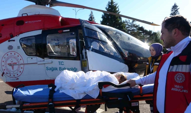 Üzerine çaydanlık devrilen bebek hava ambulansı ile Ankara'ya götürüldü