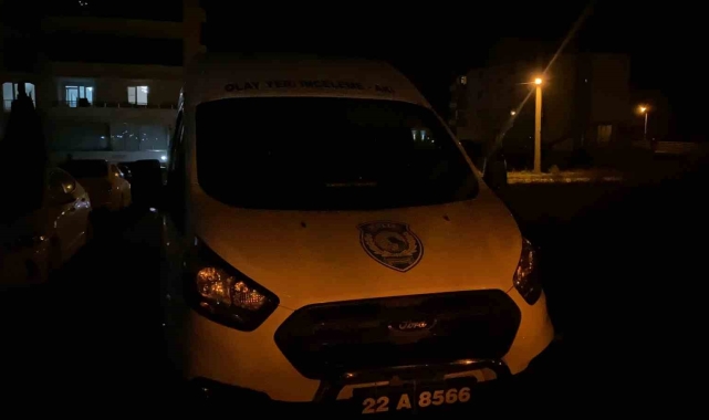 Uzunköprü'de 5. kattan düşen görme engelli kız ağır yaralandı