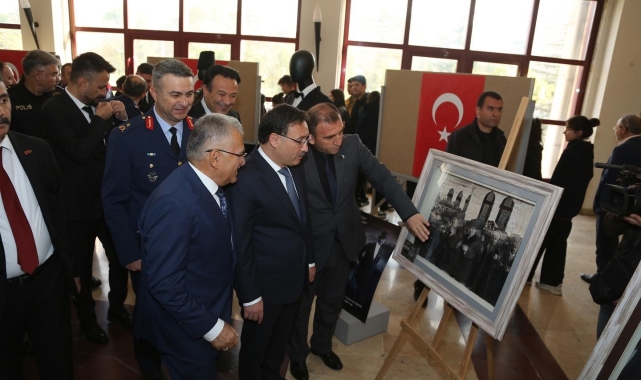 Vali Çiçek ve Başkan Büyükkılıç, Atatürk'ü Anma Programına katıldı