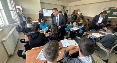 Vali İlhami Aktaş, Balıklıçeşme ve Kozçeşme Okullarında incelemelerde bulundu