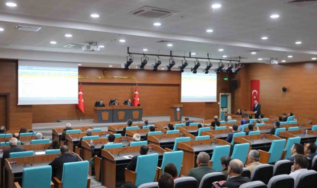Vali Öksüz: "Burdur için en önemli konuların başında gelen Burdur Gölünü kaybedemeyiz"