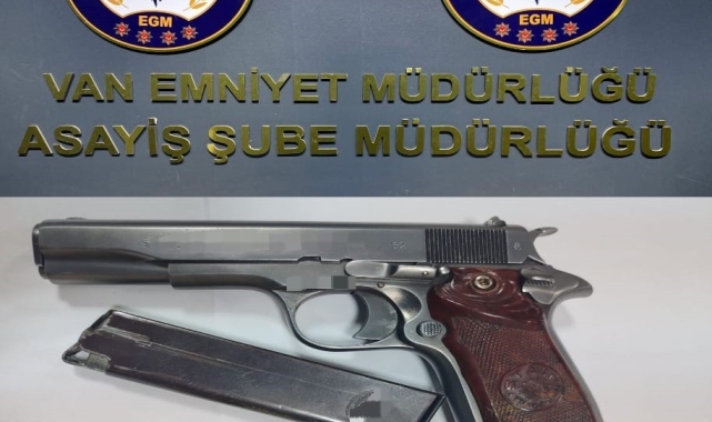 Van'da değişik suçlardan 15 kişi tutuklandı