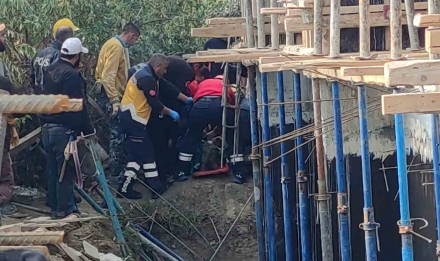 Van'da inşaat balkonu çöktü: 1 yaralı