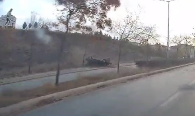 Viraja hızlı giren otomobil takla attı