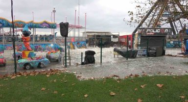 Yalova'da fırtına, lunaparkta 10 milyon liralık hasar oluşturdu