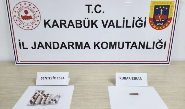 Yol kontrolünde uyuşturucuyla yakalandılar