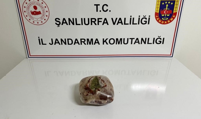 Yolcunun çantasından uyuşturucu çıktı