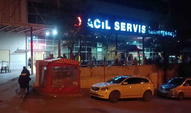 Yolda yürürken omzuna yorgun mermi isabet eden kadın yaralandı