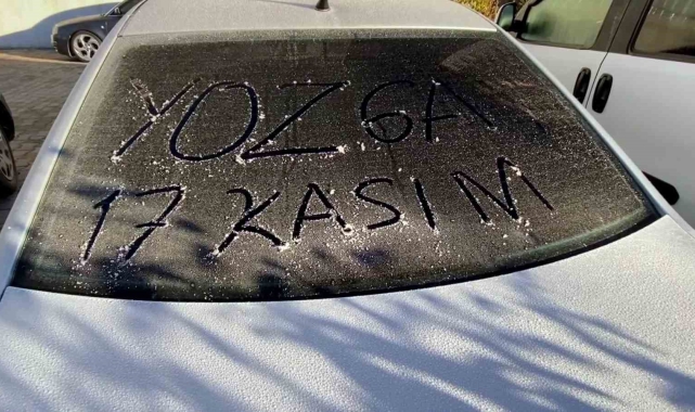 Yozgat'ta soğuk hava etkisini gösterdi, araç camları buz tuttu
