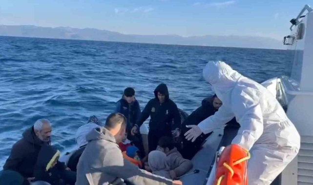 Yunan Sahil Güvenlik ölüme terk ediyor, Türk Sahil Güvenlik kurtarıyor