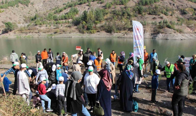Ziyaret Göleti kıyısında ağaçlandırma ve çevre temizliği yapıldı