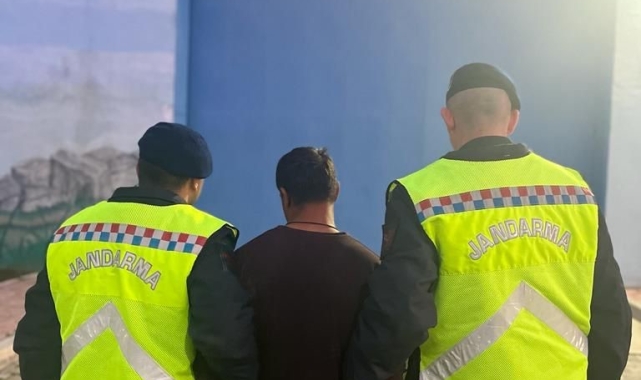 13 yıl hapis cezasıyla aranan şahsı jandarma yakaladı