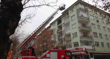 6 katlı binadaki baca yangını paniğe sebep oldu