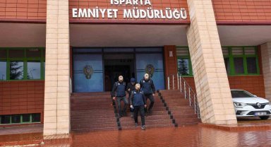 6 yıl, 3 ay hapis cezası ile aranan ihraç öğretmen yakalandı