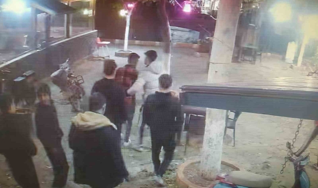 Adana'da 17 yaşındaki genç katil olurken, 19 yaşındaki genç toprağa verildi