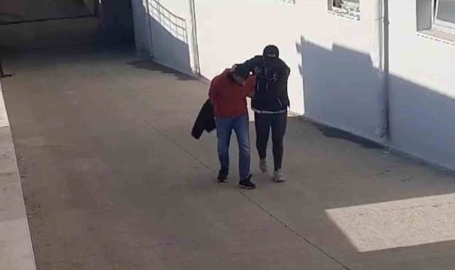 Adana'da 5 'torbacı' tutuklandı