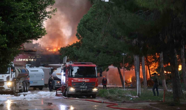 Adana'da eski devlet hastanesinde çıkan yangın kontrol altına alındı