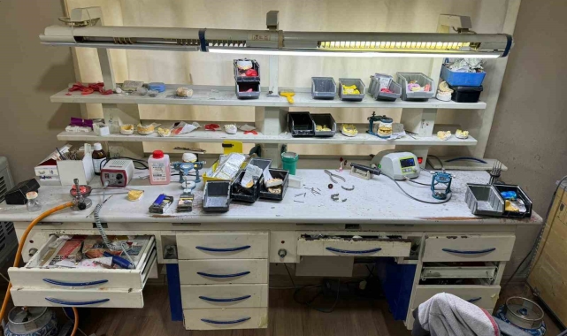 Adana'da kaçak diş kliniğine operasyon: 7 gözaltı