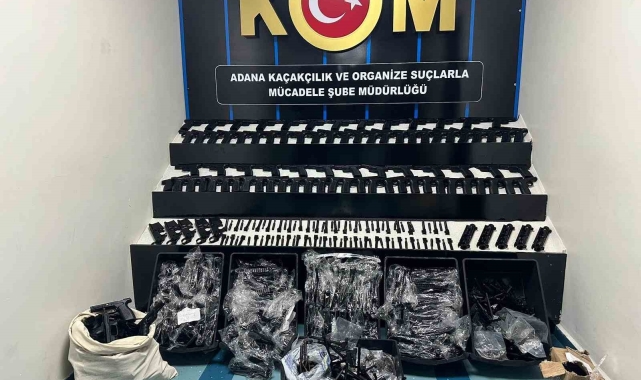 Adana'da uzun namlulu silah ve tabanca yapımında kullanılan 6 bin 835 parça ele geçirildi