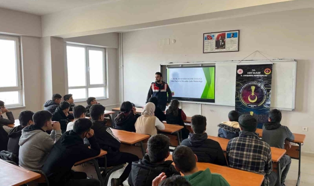 Ağrı'da jandarmadan öğrencilere güvenlik eğitimi