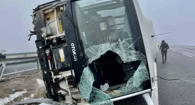 Ağrı'da sis kazayı beraberinde getirdi: 19 yaralı