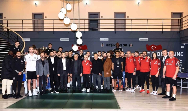 Ahmet Nur Çebi, Futbol A Takımı ve Tekerlekli Sandalye Basketbol Takımı'na veda etti