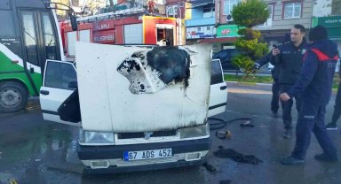 Alaplı'da park halinde otomobil yandı