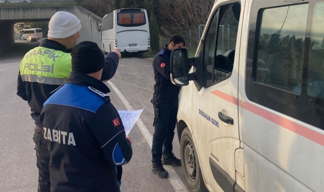 Altınova'da servis araçları denetlendi
