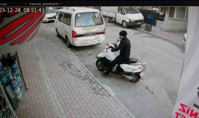 Anahtarını üzerinde bıraktığı 75 bin TL'lik motosikleti çalındı