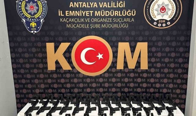 Antalya'da 49 adet ruhsatsız tabanca ele geçirildi