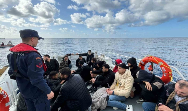 Antalya'da ülkeyi terk etmeye çalışan 22 düzensiz göçmen yakalandı