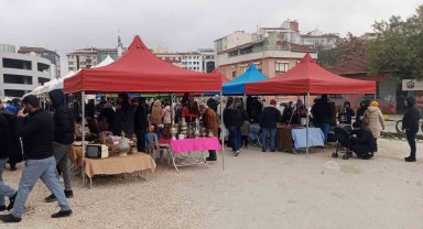 Antikacılardan kapalı pazar yeri talebi