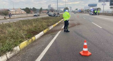 Araç takla attı, evli çift yaralandı