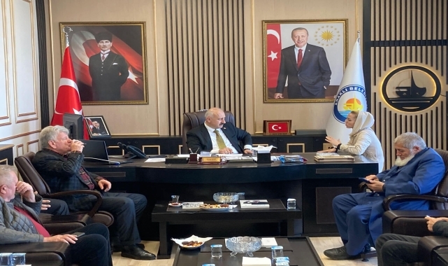 Araklı Belediye Başkanı Çebi, vatandaşları makamında kabul etti