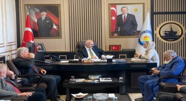 Araklı Belediye Başkanı Çebi, vatandaşları makamında kabul etti