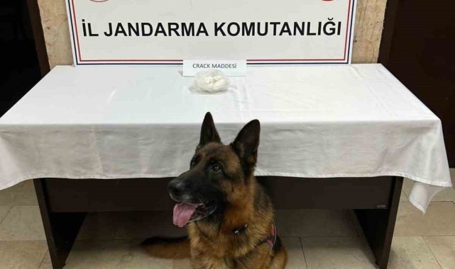 Aranan şahıs uyuşturucu ile yakalandı