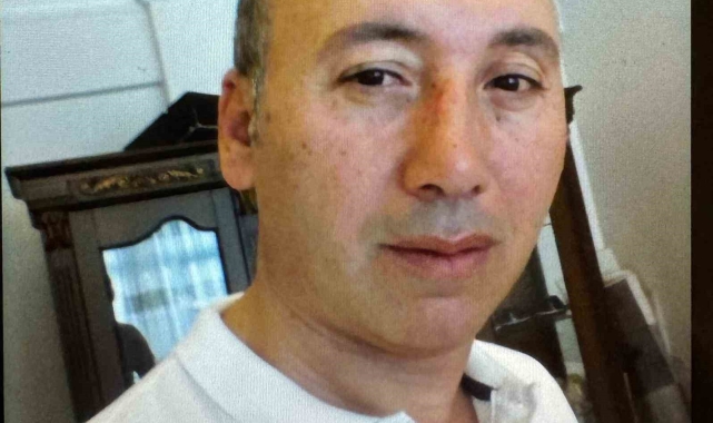 Avcılar'da bir şüpheli, oğlunu bıçaklayarak öldürürken anne ve babasını da yaraladı