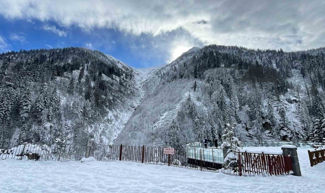 Ayder Yaylası'ndan kartpostallık kar manzaraları